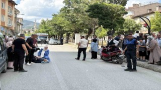 Kastamonuda motosiklet yayaya çarptı: 2 yaralı