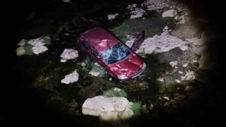 Kastamonuda otomobil çaya uçtu: 4 yaralı