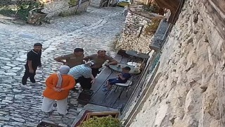 Kayıp Arasa anne şefkati: Polis gelene kadar başından ayrılmadı