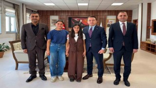 Kaymakam Hülür, YKSde Türkiye 3.320ncisi olan görme engelli öğrenciyi kabul etti