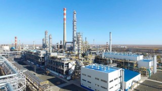 Kazakistanda petrol rafinerisinde yangın çıktı