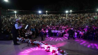 Kâhta Belediyesinin programında binlerce kişi aynı ilahide buluştu