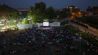 Kırıkkalede çocuklar açık havada sinema keyfi yaşadı