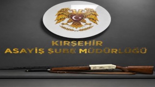 Kırşehirde ruhsatsız tabanca ve av tüfekleri ele geçirildi