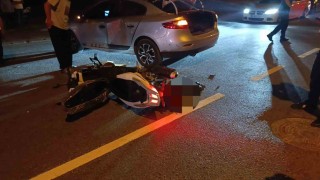 Kırşehirde ters yöne giren motosiklet otomobile çarptı