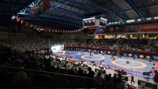 Kocaelideki uluslararası güreş turnuvası genç sporculara ilham oluyor
