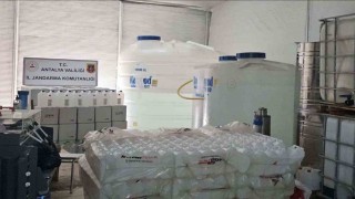Kolonya imalatı adı altında sahte içki üretilen iş yerine operasyon