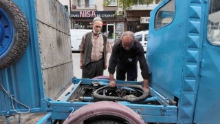 Konyada üç tekerlekli motosikletler ustaların ellerinde yaşıyor