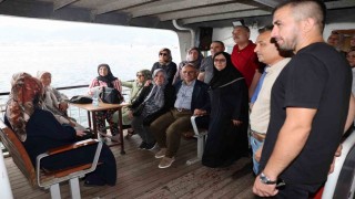 Körfezin çınarları vapur gezisinde buluştu