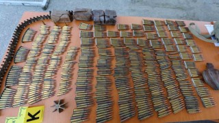 Kosovada toplu mezarların yakınında çok sayıda silah ve mühimmat bulundu