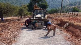 Kozan Belediyesinden 11 mahallede dev yol atağı