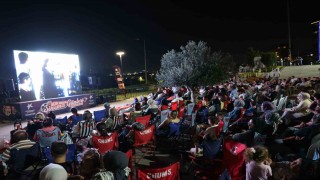 Küçükçekmecede Açık Hava Sinema Günleri ‘Neşeli Günler ile başladı