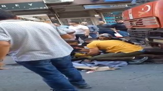 Küçükçekmecede hafriyat kamyonunun çarptığı yaya ağır yaralandı