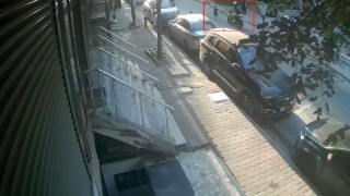 Küçükçekmecede yolun karşısına geçen 5 yaşındaki çocuğa motosiklet çarptı