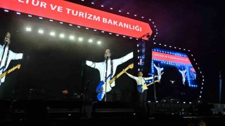 Kültür Yolu Festivalinde Mert Demir konseri