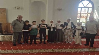 Kuran-ı Kerim kursu çocuklara verilen hediyeler ile sona erdi