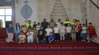 Kuran kursu öğrencilerine uygulamalı trafik eğitimi