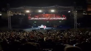 Kuşadası AVMde sahne alan Bülent Ersoydan ağza alınmayacak küfürler