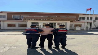 Kuşadasında 25 yıl hapis cezasıyla aranan firari yakalandı