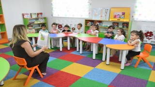 Kuşadasında miniklerin eğitim yolculuğu Çocuk Gelişim Merkezinde sürüyor