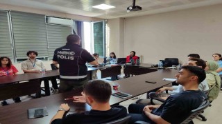 Kütahya Emniyetinden uyuşturucuyla mücadelede farkındalık eğitimleri