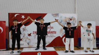 Kütahyada 30 Ağustos Yıldızlar Taekwondo Zafer Kupasında ödül heyecanı