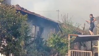 Kütahyada ev yangını: Tek katlı ev küle döndü