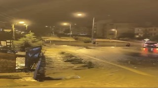 Kuvvetli sağanak ilçede su baskınlarına sebep oldu
