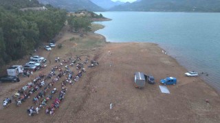 Londradan Kozana uzanan fikir, yüzlerce kişiyi açık hava sinemasında buluşturdu