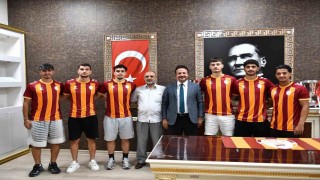 Malatya temsilcisinden gövde gösterisi: 6 yeni imza