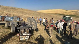 Malazgirtte takla atan traktörün sürücüsü hayatını kaybetti