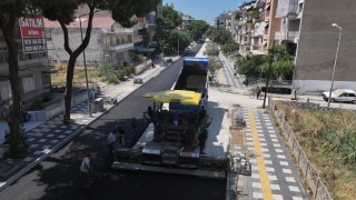 Manisa Büyükşehir Belediyesi, Salihlide 4 caddeyi sıcak asfaltla yeniliyor
