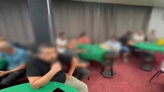 Manisada düğün salonu görünümlü kumarhaneye baskın