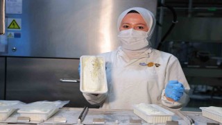 Maraş dondurmasında sıcak mesaisi: Yıllık üretim 120 bin tona ulaştı