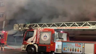 Marketin manav reyonunda korkutan yangın