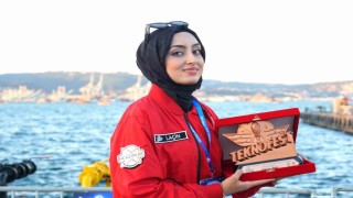 MCBÜ öğrencisine TEKNOFEST Mavi Vatandan edebi yazı ödülü