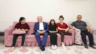 Mehmet Tahmazoğlundan vatandaşlara ev ziyareti