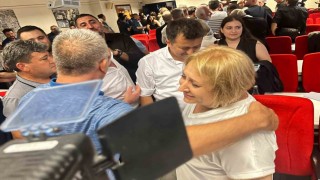 Menderes Belediyesi AK Partiye geçti