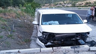 Menfeze çarpan araç sürücüsü yaralandı