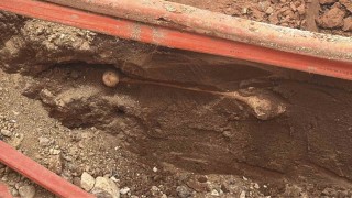 Menteşede altyapı çalışmaları sırasında mezar kalıntılarına rastlandı