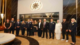 Mersin Emniyet Müdürü Aktaş, terfi eden 5 müdür ve aileleriyle bir araya geldi