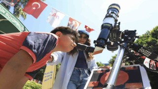 Mersinde çocuklar teleskopla Güneşi gözlemledi