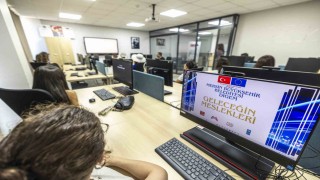 Mersinde gençlere ücretsiz yazılım eğitimi