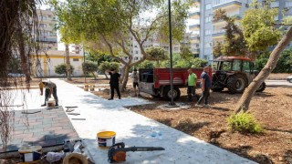 Mersinde iki park baştan sona yenileniyor