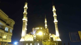 Mevlid Kandilinde Abdülhamid Han Camii doldu taştı
