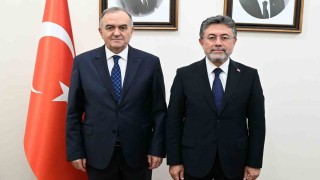 MHPli Akçay üzüm üreticisinin sözcüsü oldu