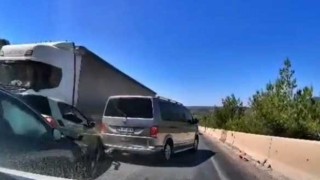 Milastaki 5 araçlı kaza kameraya yansıdı