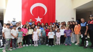 Minik misafirlere emniyette anlamlı tanıtım