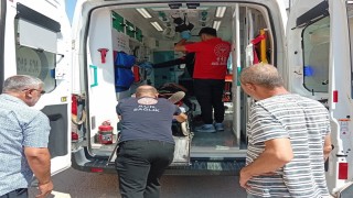 Motosiklet ile otomobil çarpıştı: 1 yaralı