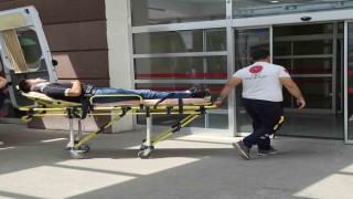 Motosiklet ile otomobil çarpıştı: 1 yaralı